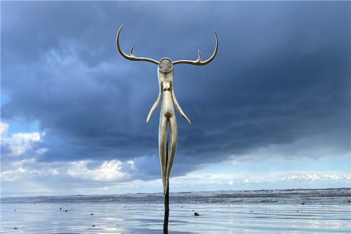 Tach Pollard, Ceryneian, Wood, 24 cm x 39 cm x 4 cm 